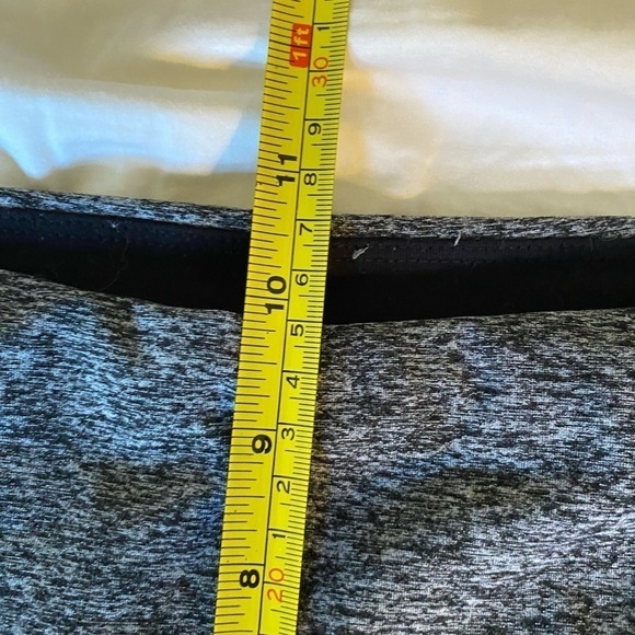 Beyond Yoga Women’s Space Dye Heathered Grey Leggings Size M Athletic Crop Tight - Picture 9 of 10